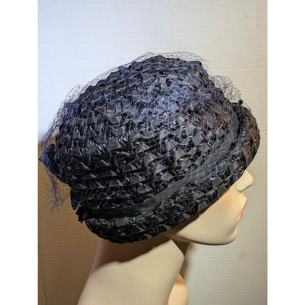 Vintage 50s Black Cellulose Woven Cloche Hat Veiled Mid-Century Mod MCM Bucket - Picture 3 of 6